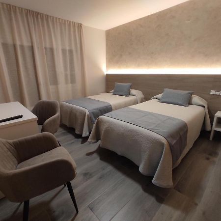 Hotel Querol 瓦德诺比斯 外观 照片