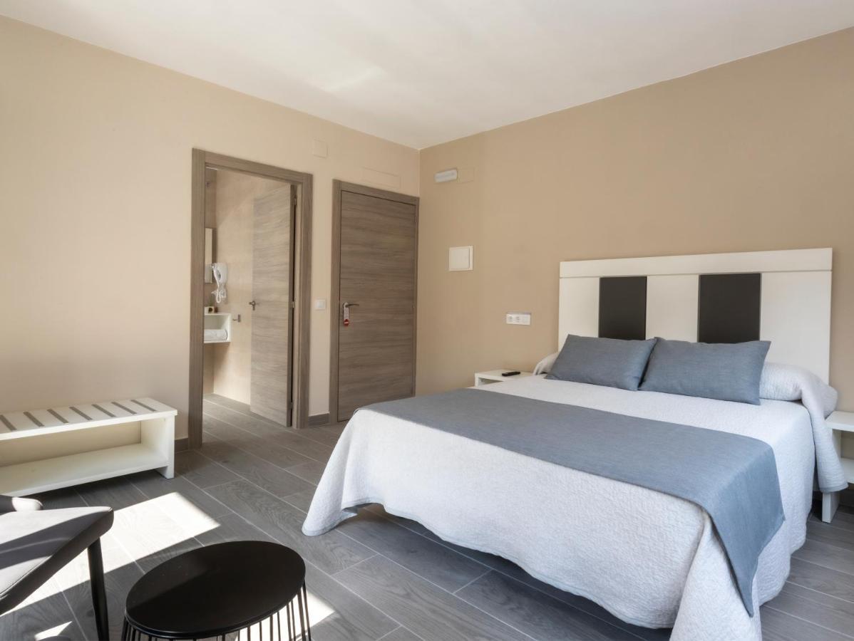 Hotel Querol 瓦德诺比斯 外观 照片