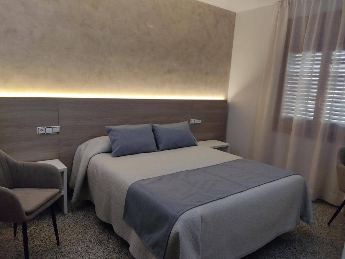 Hotel Querol 瓦德诺比斯 外观 照片