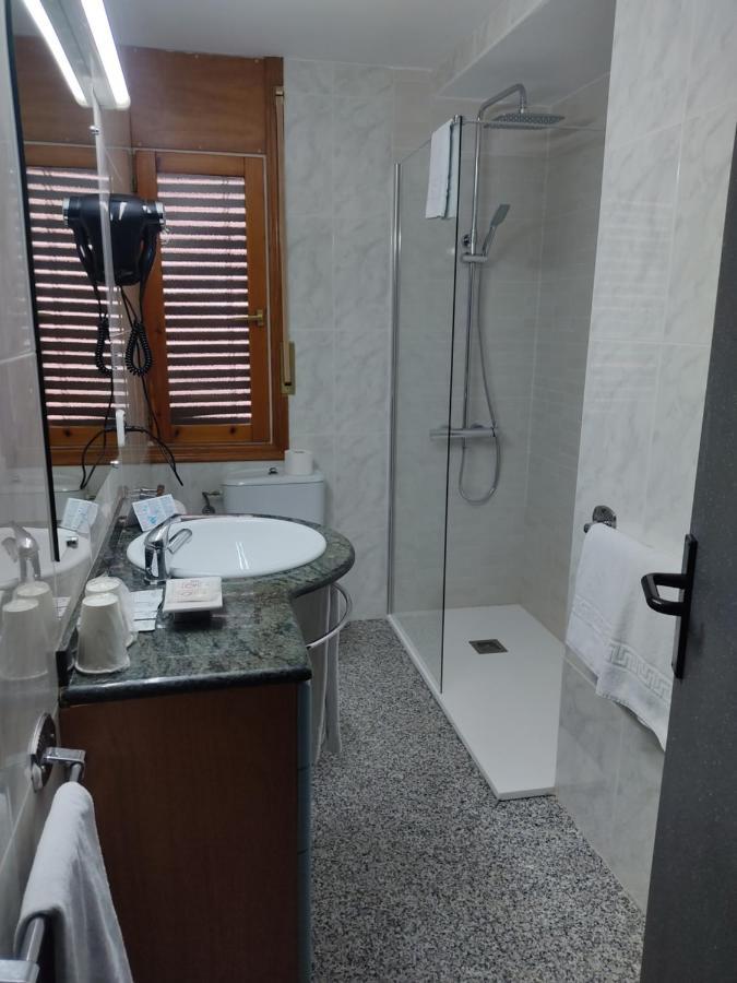 Hotel Querol 瓦德诺比斯 外观 照片