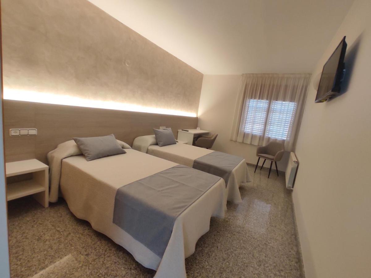 Hotel Querol 瓦德诺比斯 外观 照片