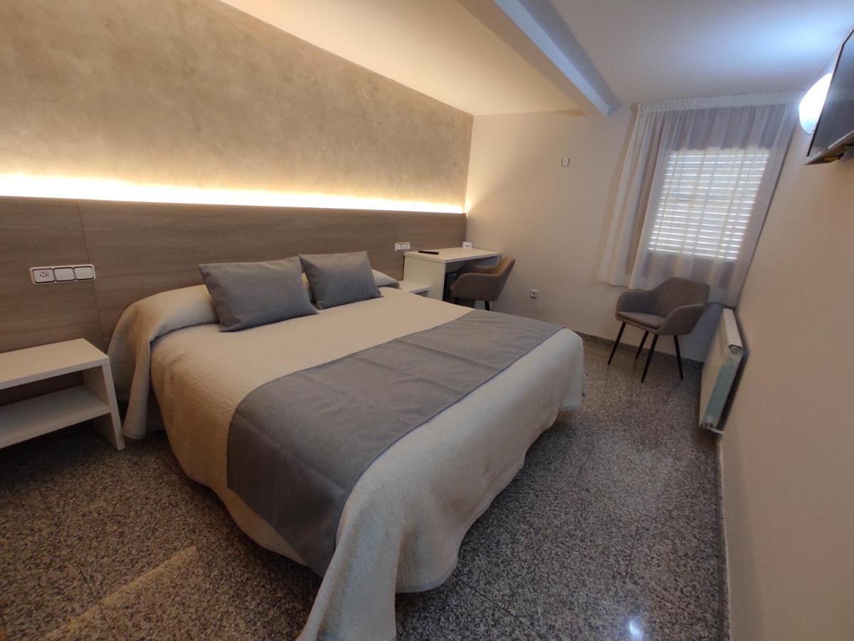Hotel Querol 瓦德诺比斯 外观 照片