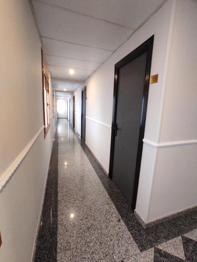 Hotel Querol 瓦德诺比斯 外观 照片