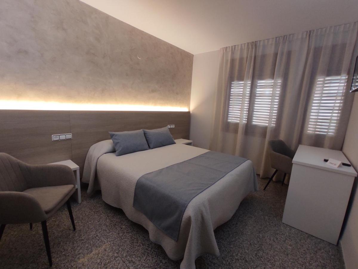 Hotel Querol 瓦德诺比斯 外观 照片