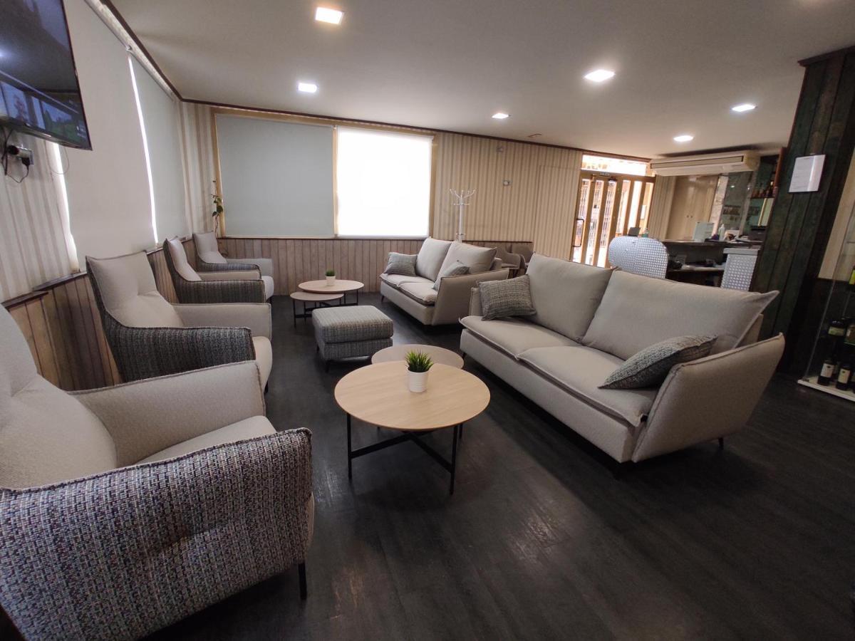 Hotel Querol 瓦德诺比斯 外观 照片